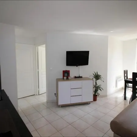 A 2 Pas De La Place Du Pin Et Port! Apartamento *
