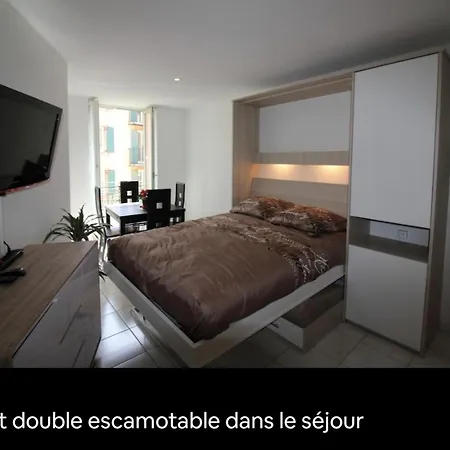 Apartament A 2 Pas De La Place Du Pin Et Port! *