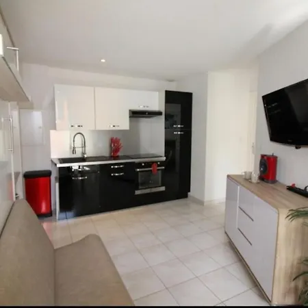 A 2 Pas De La Place Du Pin Et Port! Apartman Nizza