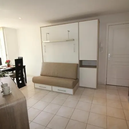 Apartament A 2 Pas De La Place Du Pin Et Port!